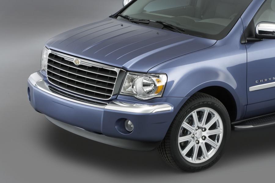  Chrysler Aspen Limited 2007 года  (фото 3 из 91)